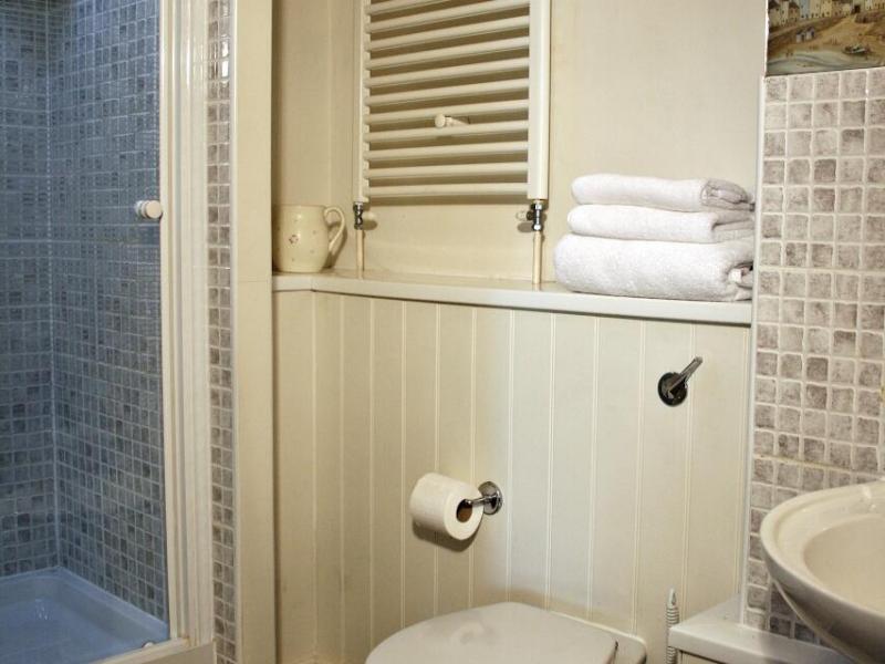 Room 5 -  King Size with large ensuite shower - Room Photo